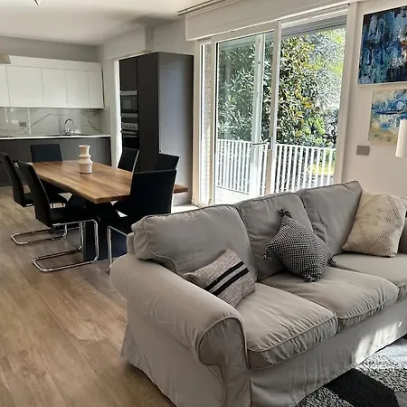Apartment Art X4 In Centre With Private Parking *