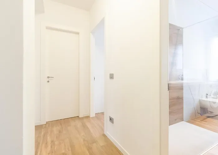 Art X4 In Centre With Private Parking Апартаменты