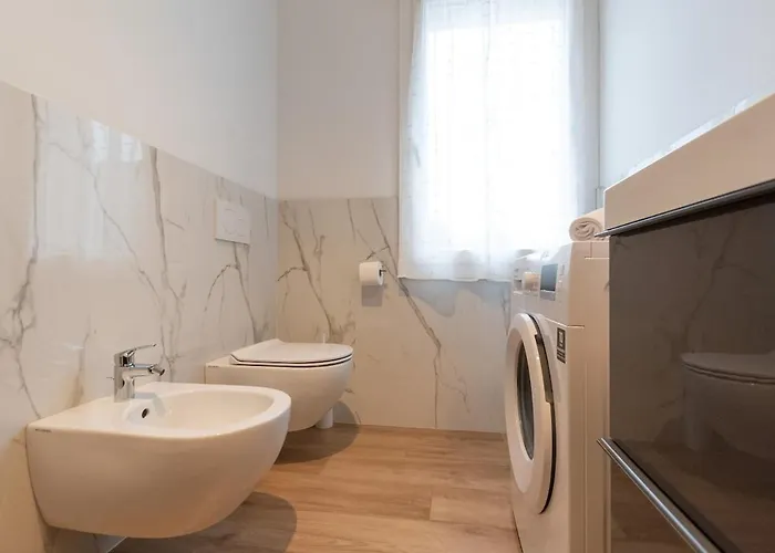 Art X4 In Centre With Private Parking Апартаменты