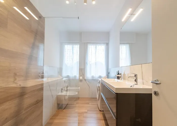 Art X4 In Centre With Private Parking