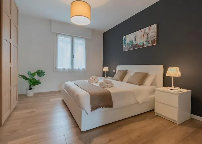 Art X4 In Centre With Private Parking Апартаменты