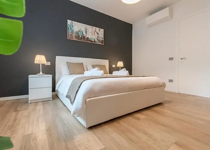 Апартаменты Art X4 In Centre With Private Parking *