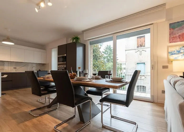 Art X4 In Centre With Private Parking Апартаменты Падуя