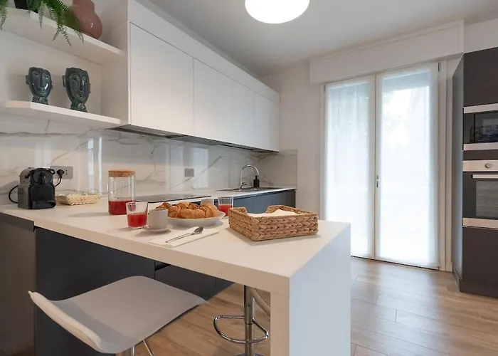 Art X4 In Centre With Private Parking